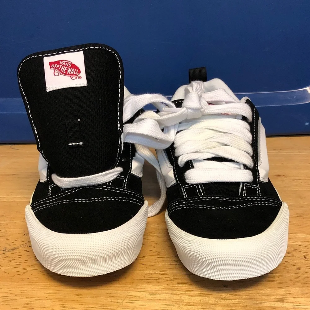 Vans Black & White Old Skool Men’s Sz 6.5 Women’s Sz 8